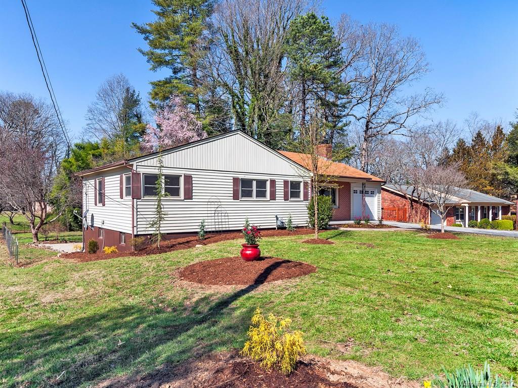402 Balsam Road, Unit 2 Hendersonville, NC 28792 - Photo 18 of 18 Gallery Image 18