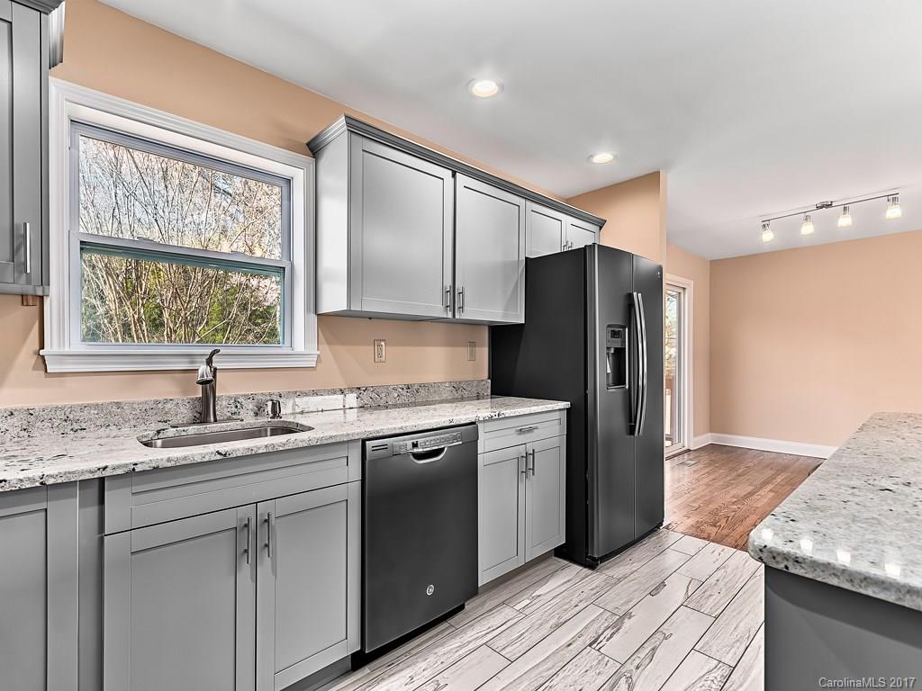 402 Balsam Road, Unit 2 Hendersonville, NC 28792 - Photo 5 of 18 Gallery Image 5