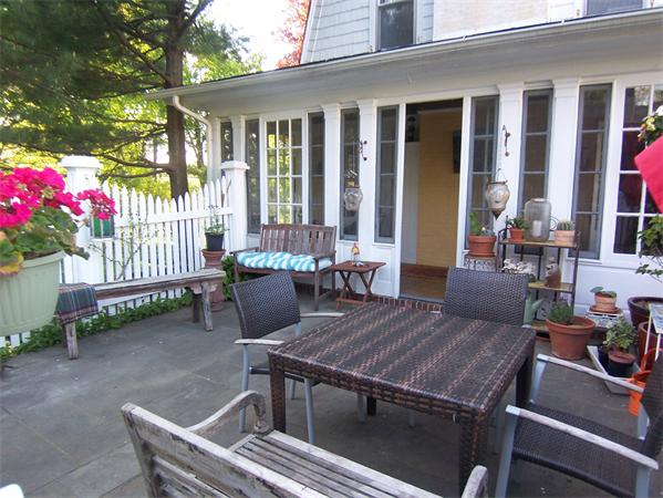 18 Kenilworth Road Worcester, MA 01602 - Photo 3 of 14 Gallery Image 3
