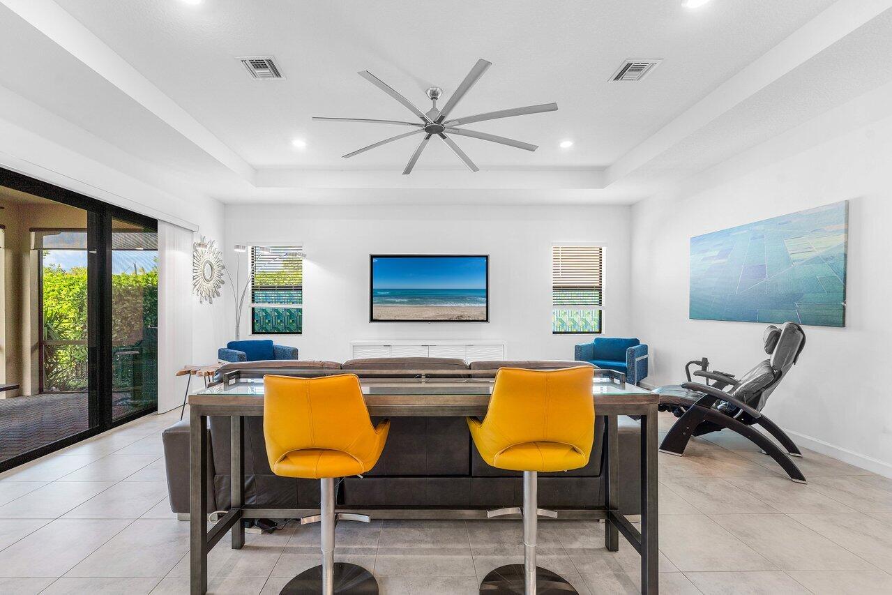 1119 Arrowhead Point Road Loxahatchee, FL 33470 - Photo 28 of 106 Livingroom view