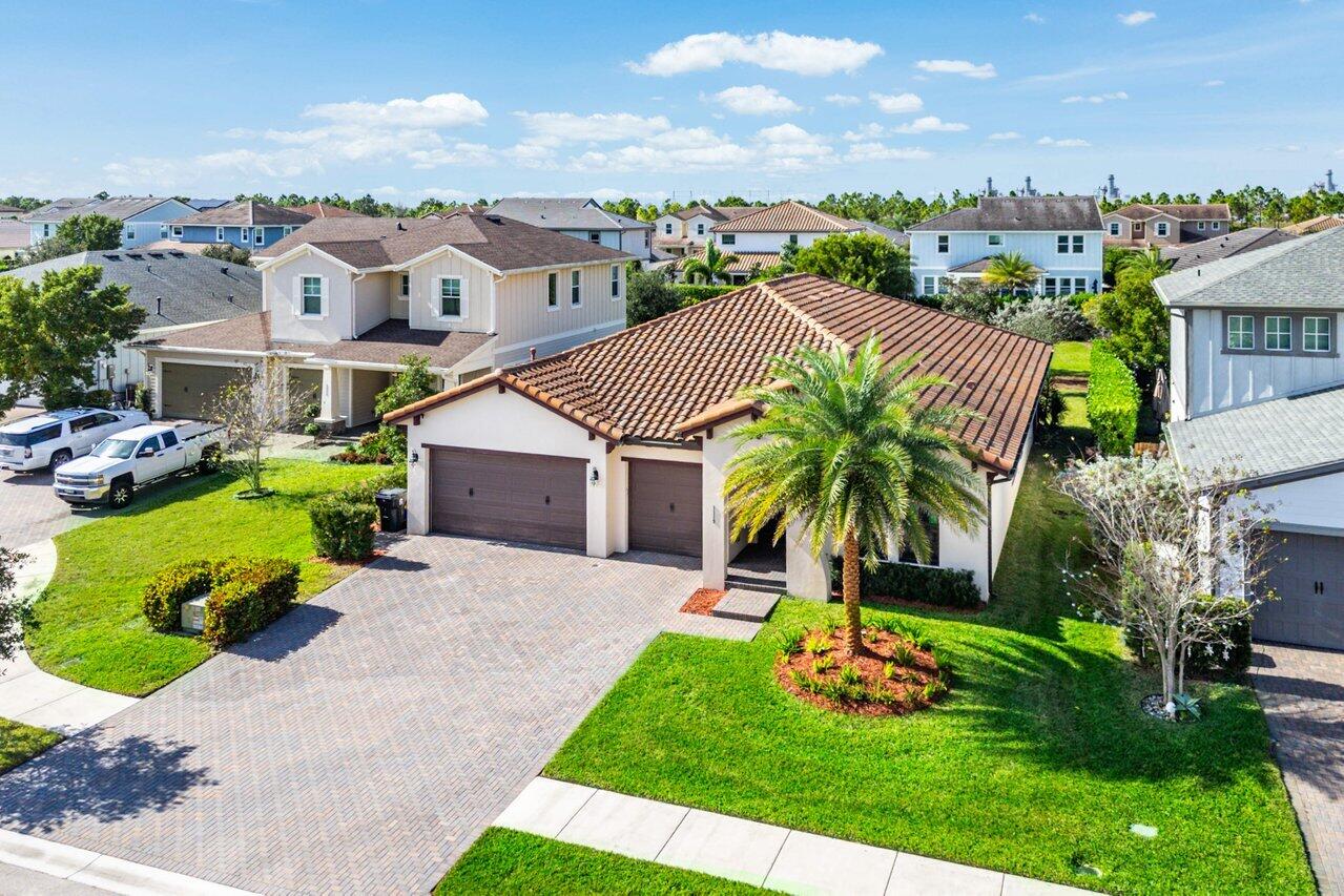 1119 Arrowhead Point Road Loxahatchee, FL 33470 - Photo 58 of 106 At the entrance of the cul-de-sac