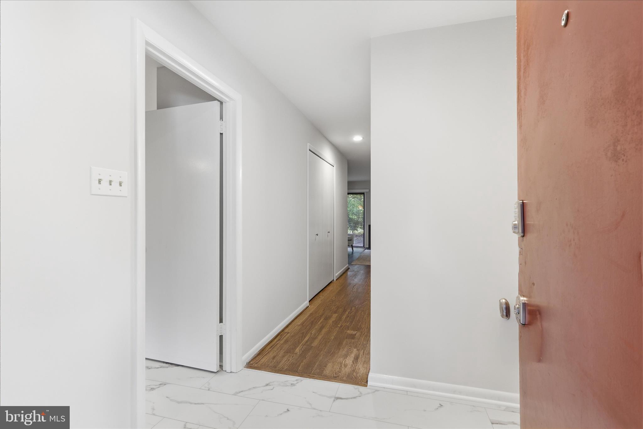 2043 Wethersfield Court Reston, VA 20191 - Photo 5 of 41