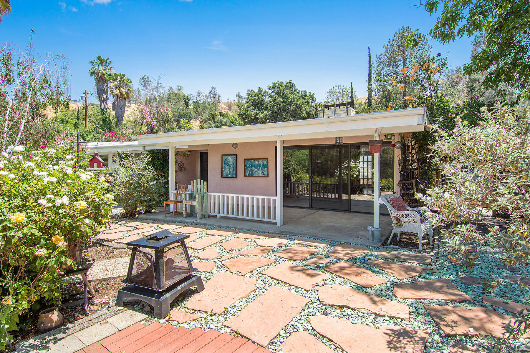4839 Rosa Road Woodland Hills, CA 91364 - Photo 21 of 28 Side Rear of House