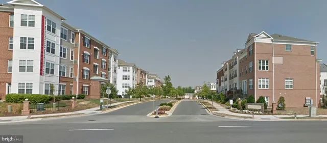 a view of a building the street