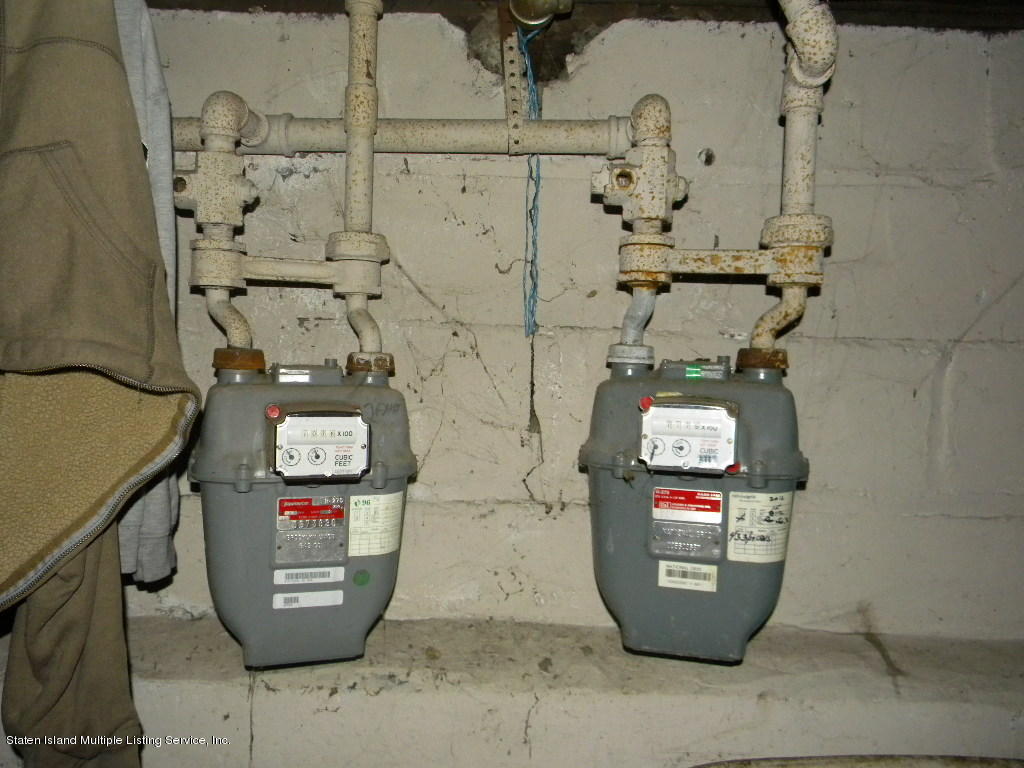 67 Morningstar Road Staten Island, NY 10303 - Photo 16 of 21 67 Morningstar Road 018