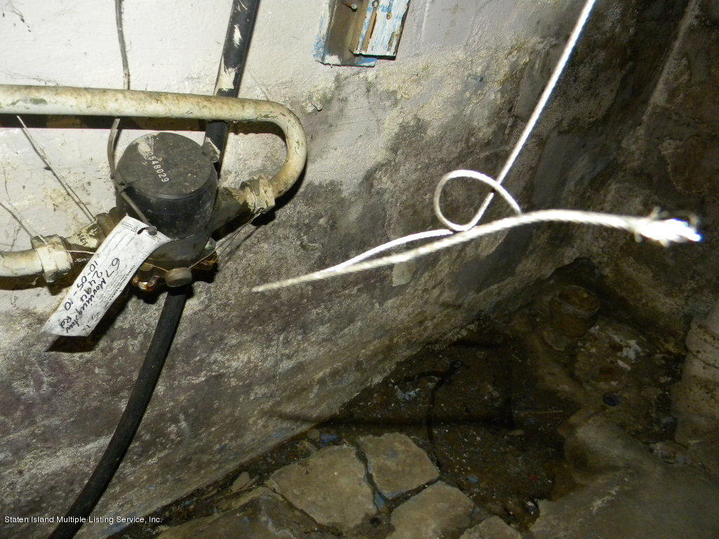 67 Morningstar Road Staten Island, NY 10303 - Photo 19 of 21 67 Morningstar Road 027