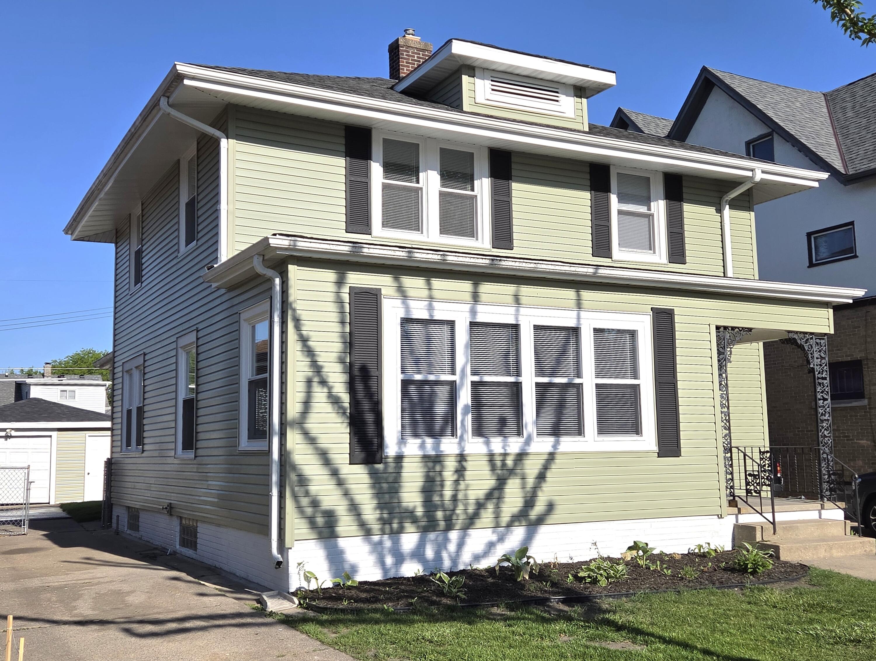 732 Arthur Avenue Racine, WI 53405 - Photo 3 of 33 Arthur