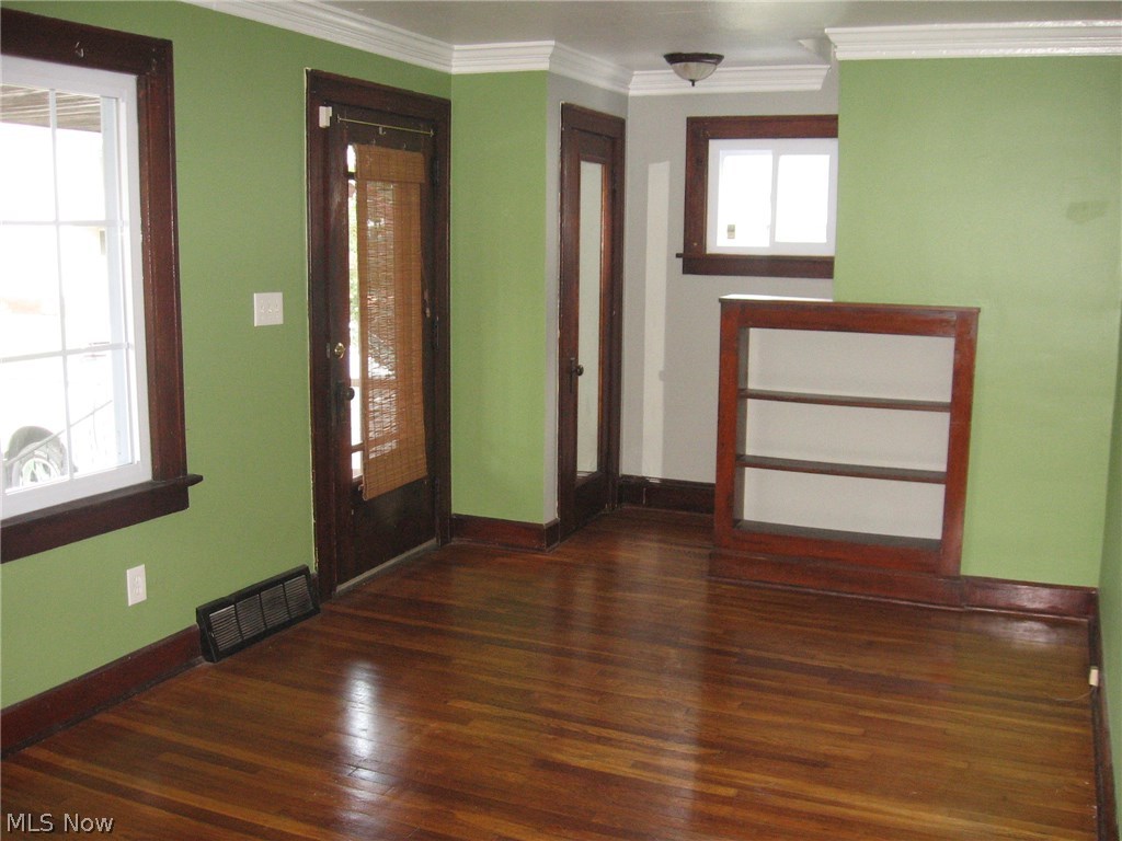 4415 Broadale Road Cleveland, OH 44109 - Photo 9 of 25 Gallery Image 9