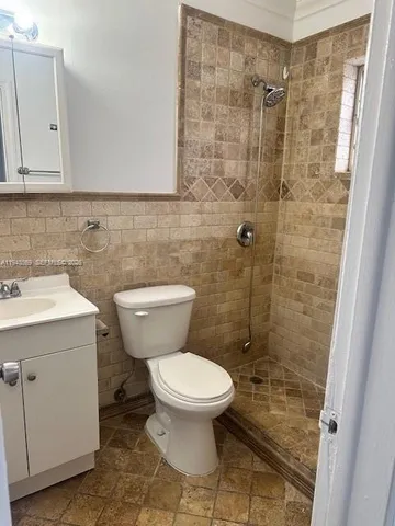 $1,750 | 4250 Southwest 67th Avenue, Unit 37, Miami, FL 33155