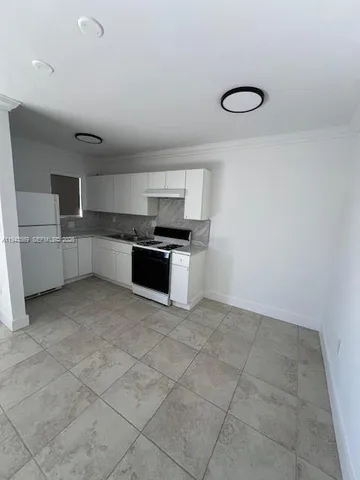 $1,750 | 4250 Southwest 67th Avenue, Unit 37, Miami, FL 33155