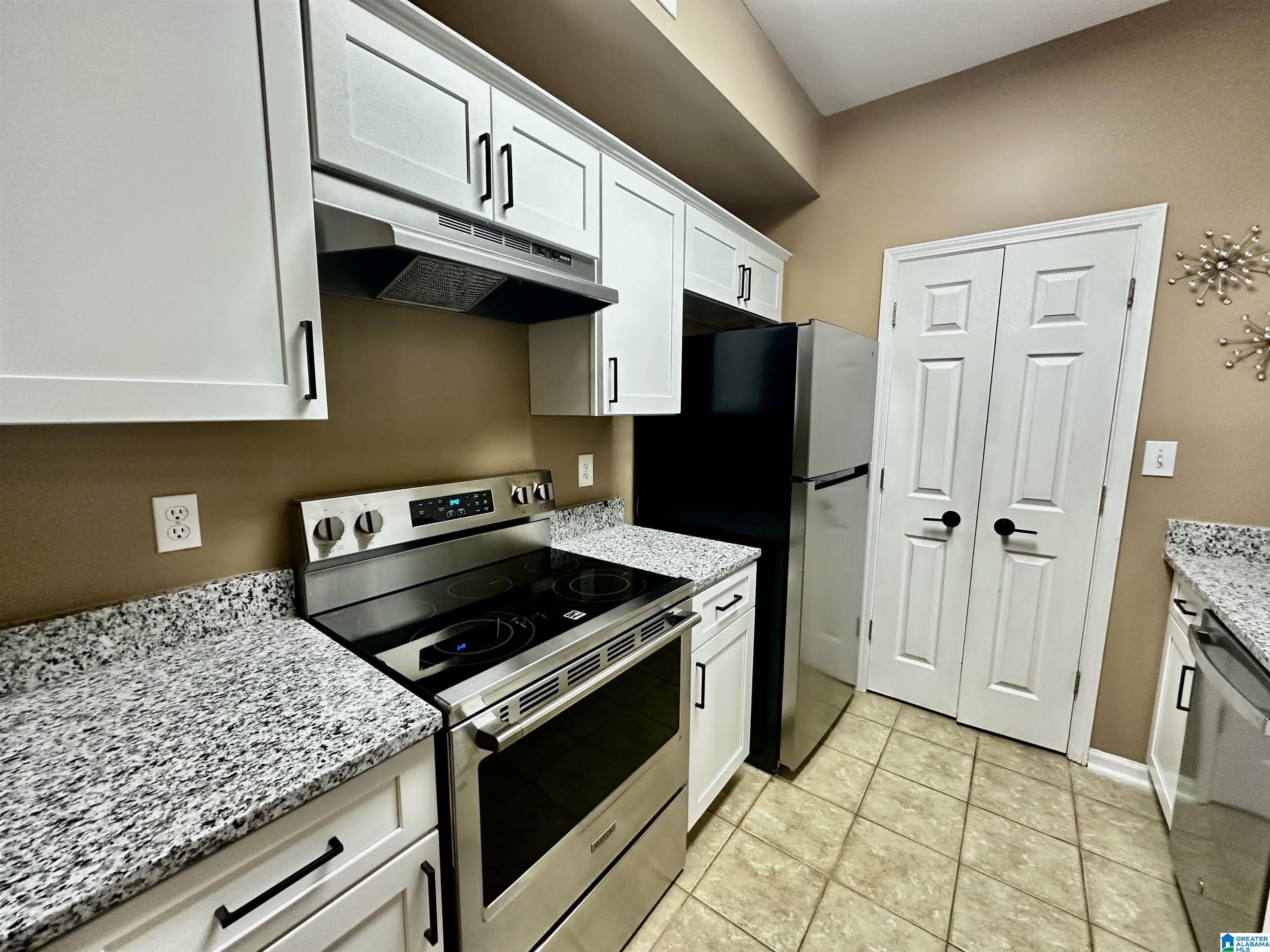 405 Cambrian Ridge Drive Pelham, AL 35124 - Photo 12 of 27