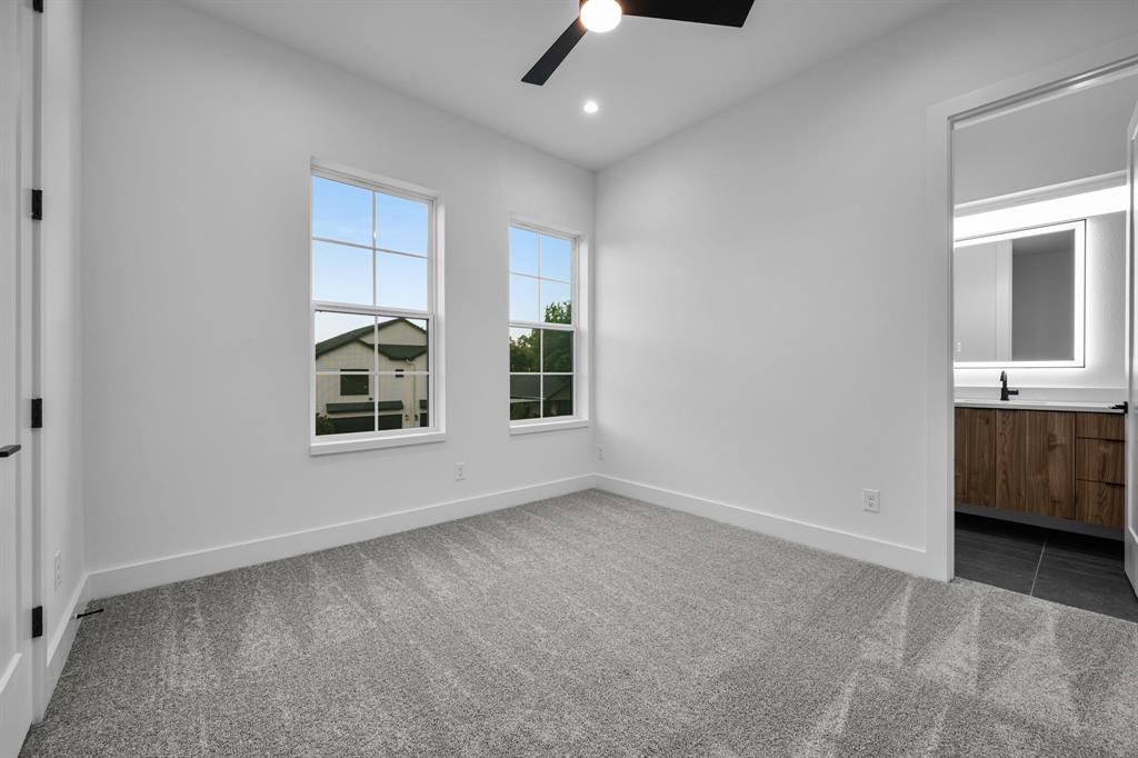 1014 Grandview Avenue Dallas, TX 75223 - Photo 23 of 30