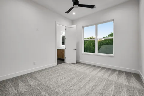 a picture of a black and white photo