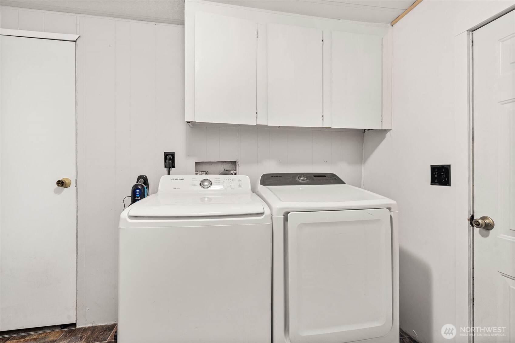 19121 Elderberry Street Southwest Rochester, WA 98579 - Photo 25 of 34 a utility room with dryer and washer
