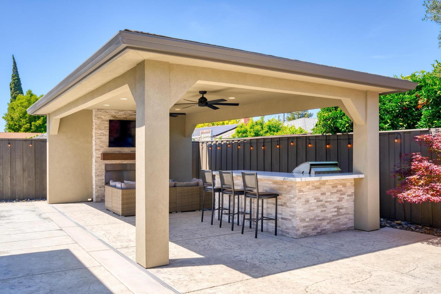 747 Palm Avenue Ripon, CA 95366 - Photo 4 of 67