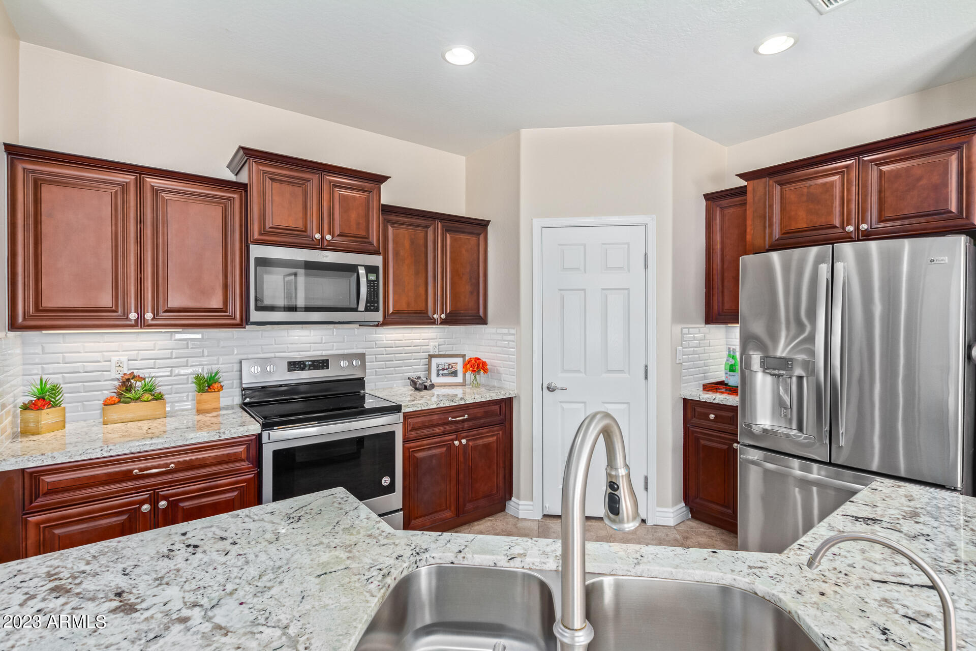 2237 West Kathleen Road Phoenix, AZ 85023 - Photo 16 of 46 16-Kathleen