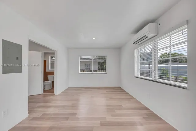 $1,700 | 570 Northeast 68th Street, Unit 5, Miami, FL 33138