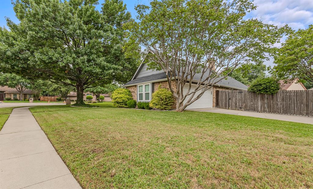 2513 Ridge Oak Court Garland, TX 75044 - Photo 3 of 31