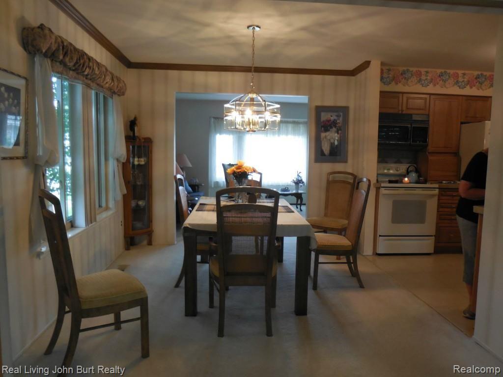 47343 Chrys Road Macomb, MI 48044 - Photo 6 of 28 DSCN3331.jpg