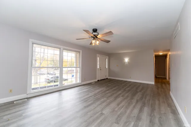 $2,285 | 7877 Marywood Drive, Newburgh, IN 47630