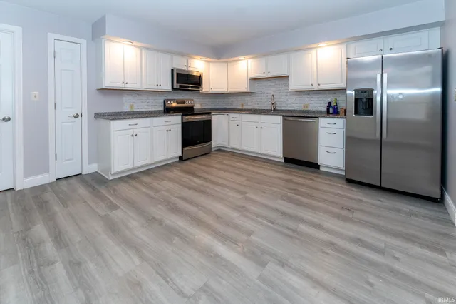 $2,285 | 7877 Marywood Drive, Newburgh, IN 47630