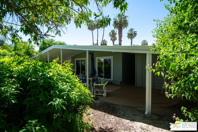 a big yard with lots of green space
