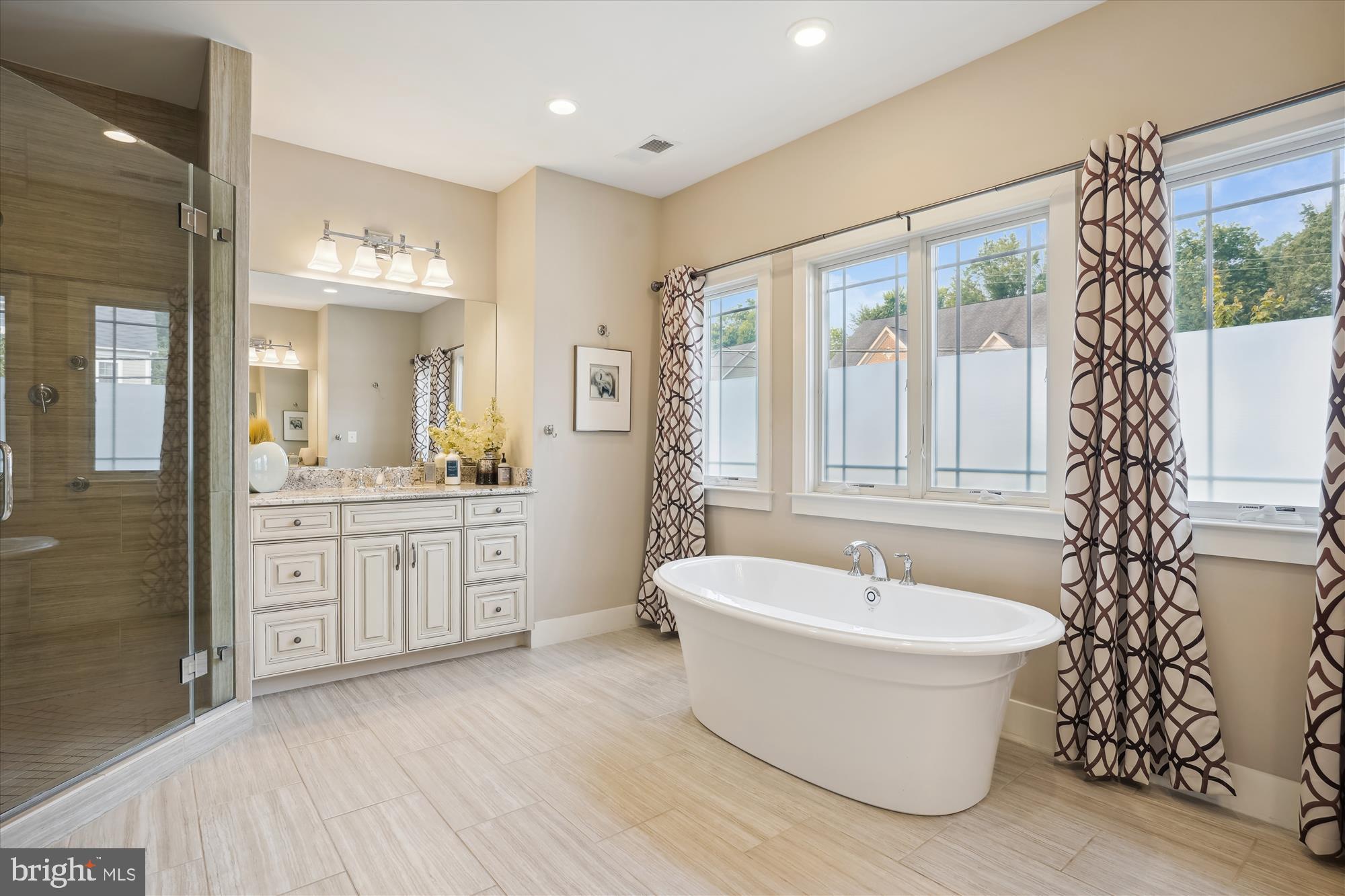 5806 Little Falls Road Arlington, VA 22207 - Photo 21 of 62 Primary Bathroom