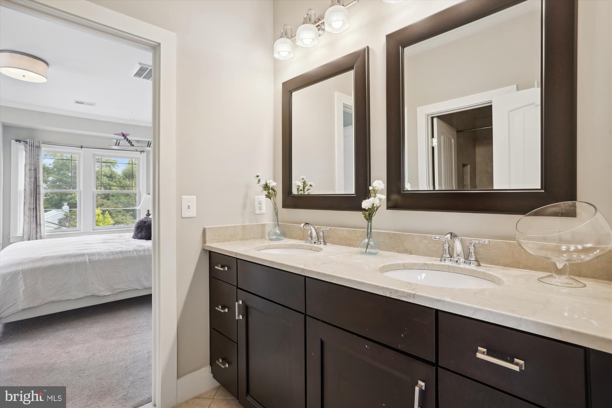 5806 Little Falls Road Arlington, VA 22207 - Photo 32 of 62 Bath