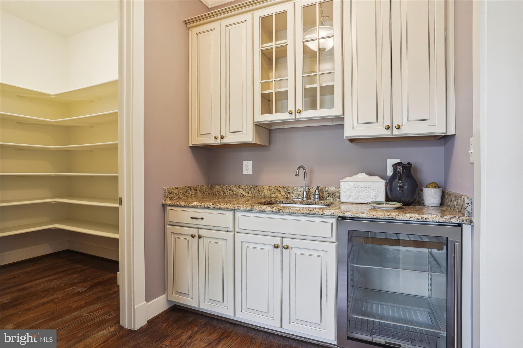 5806 Little Falls Road Arlington, VA 22207 - Photo 10 of 62 Butler's Pantry