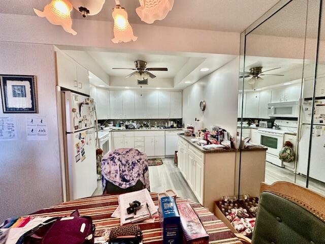 2030 Newcastle B Boca Raton, FL 33434 - Photo 3 of 41 Kitchen