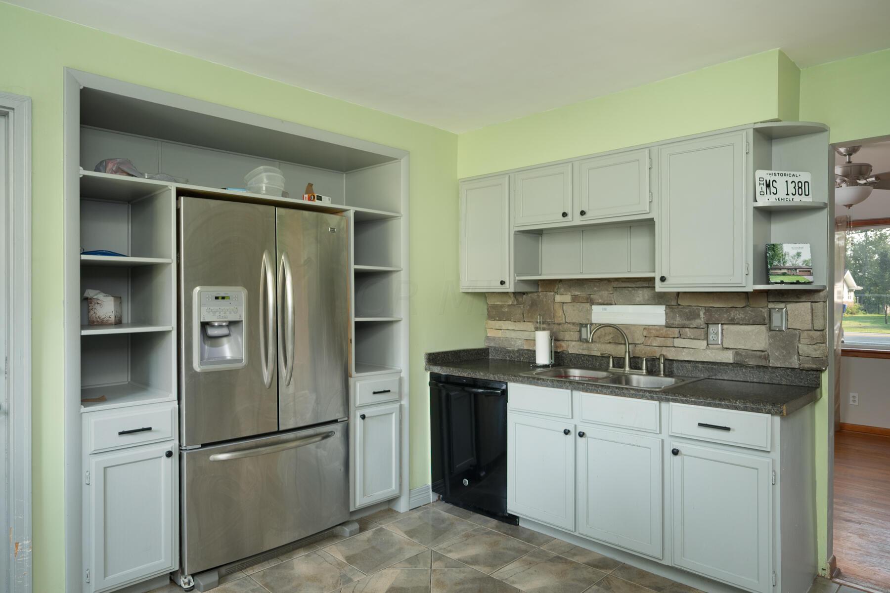 287 Troy Road Delaware, OH 43015 - Photo 9 of 35 Kitchen