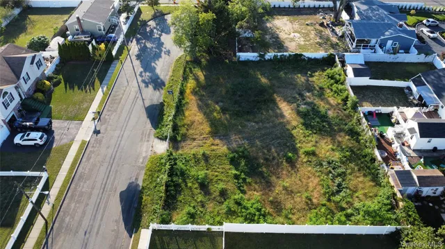 $350,888 | 485-lot A 42nd Street, Lindenhurst, NY 11757