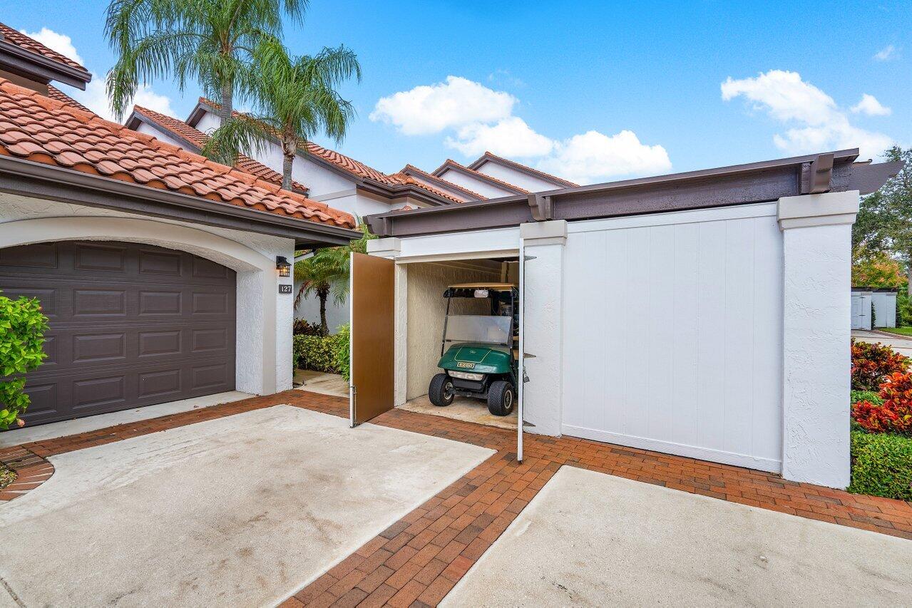 16647 Traders Crossing North, Unit 127 Jupiter, FL 33477 - Photo 3 of 51 004-16647TradersCrossingNorth-Jupiter-FL
