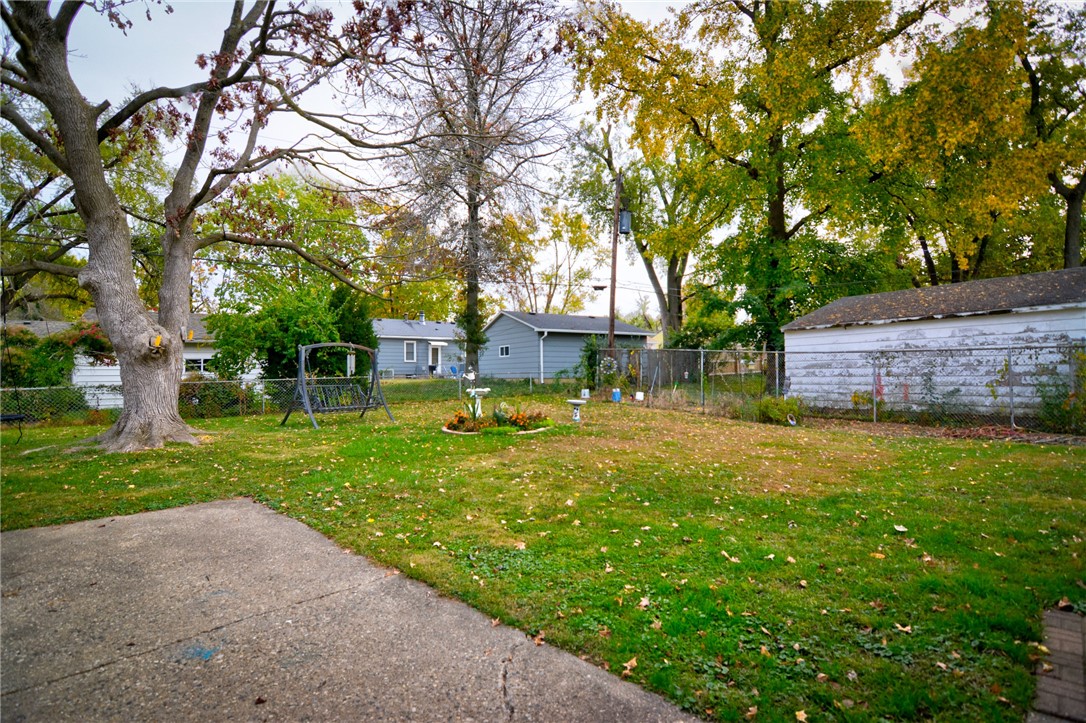 8 6th Drive Decatur, IL 62521 - Photo 26 of 31 Backyard