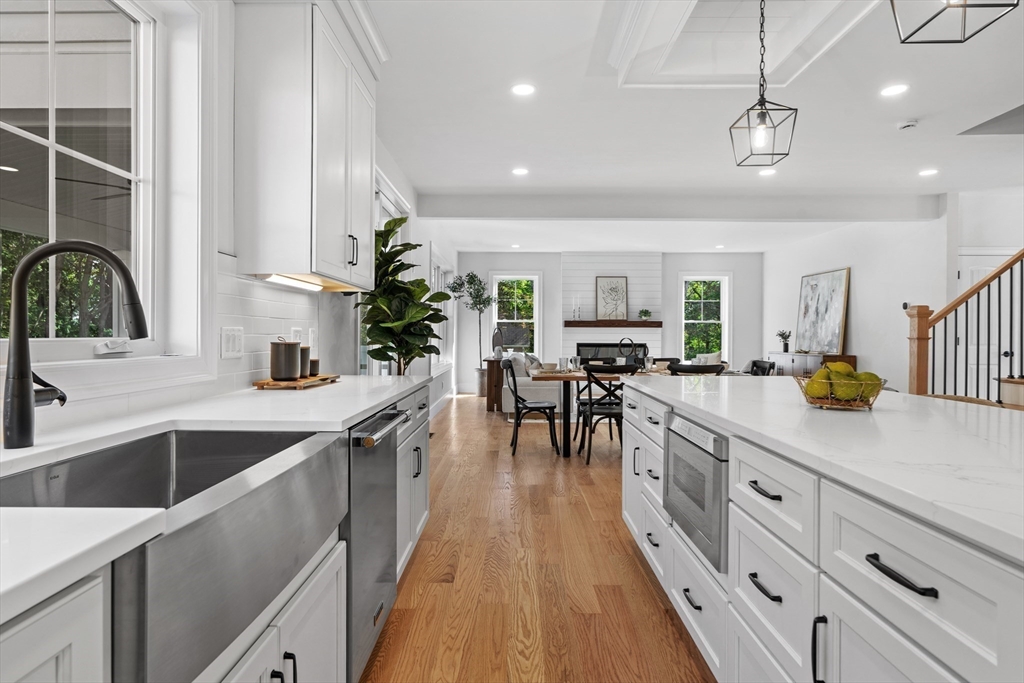 32 Garden Road Stoneham, MA 02180 - Photo 5 of 31 Gallery Image 5