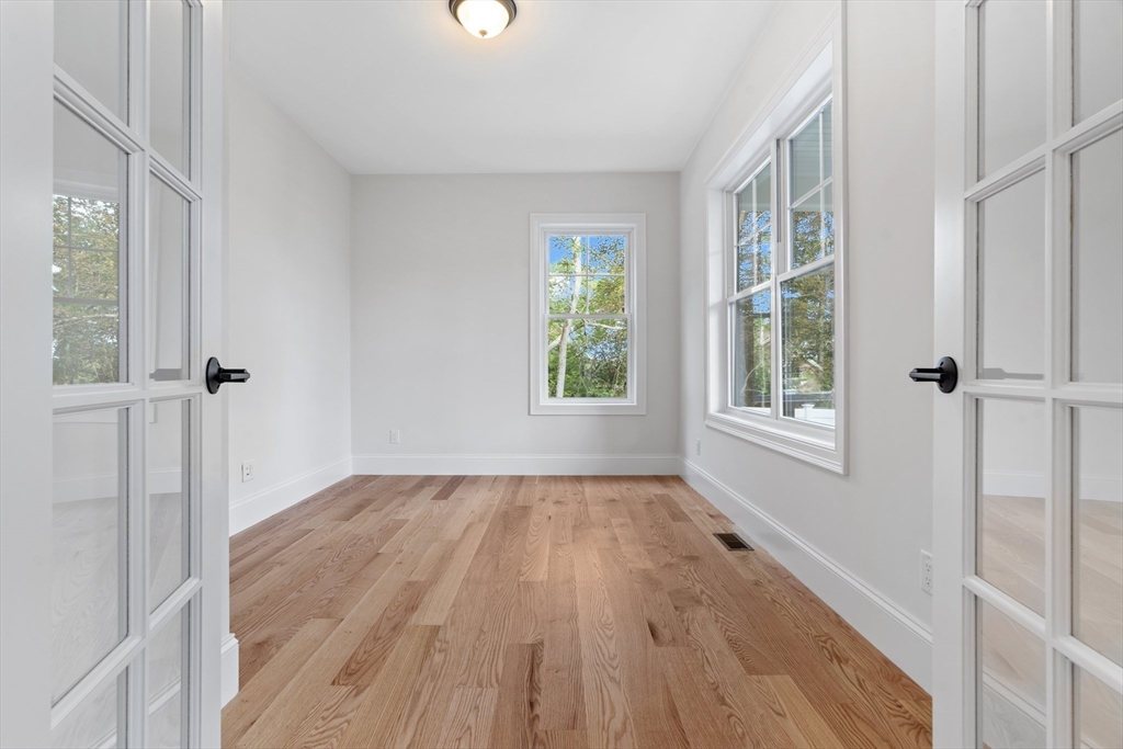 32 Garden Road Stoneham, MA 02180 - Photo 10 of 31 Gallery Image 10