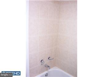 12539 Ramer Road Philadelphia, PA 19154 - Photo 10 of 12 Bathroom