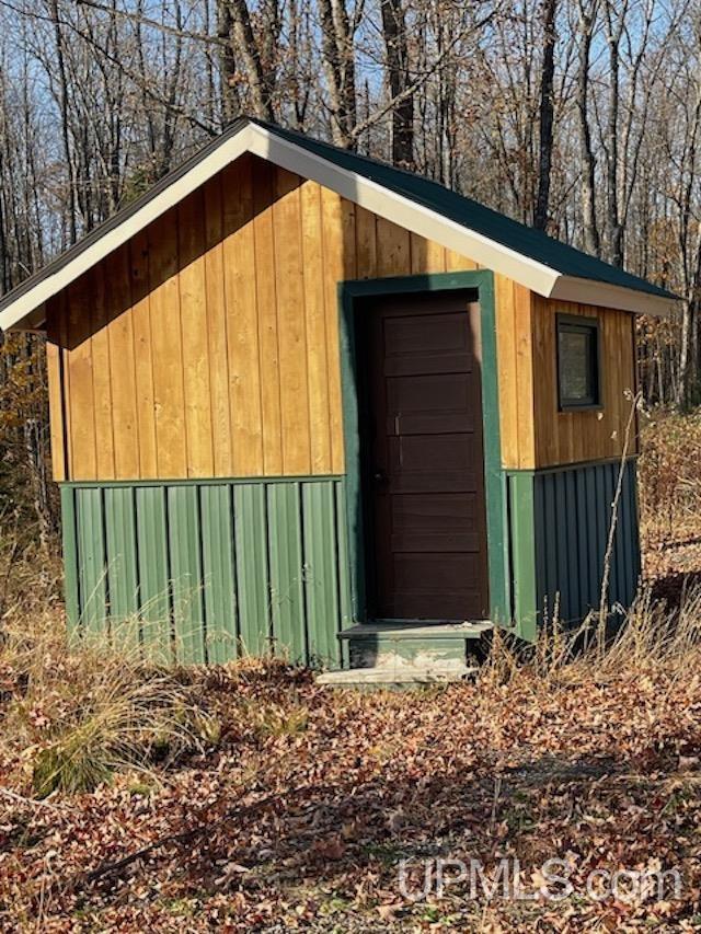 302 Barry Road Iron River, MI 49935 - Photo 29 of 34 Gallery Image 29