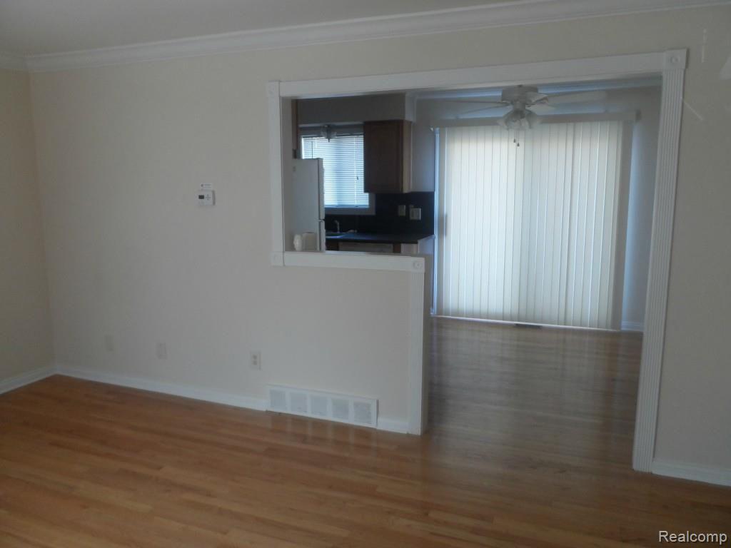45591 Ledgewood Street, Unit 9 Macomb, MI 48044 - Photo 4 of 14