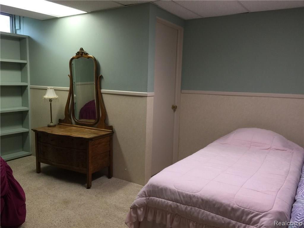 4412 Cedar Lake Road Howell, MI 48843 - Photo 24 of 35 Lower level bedroom