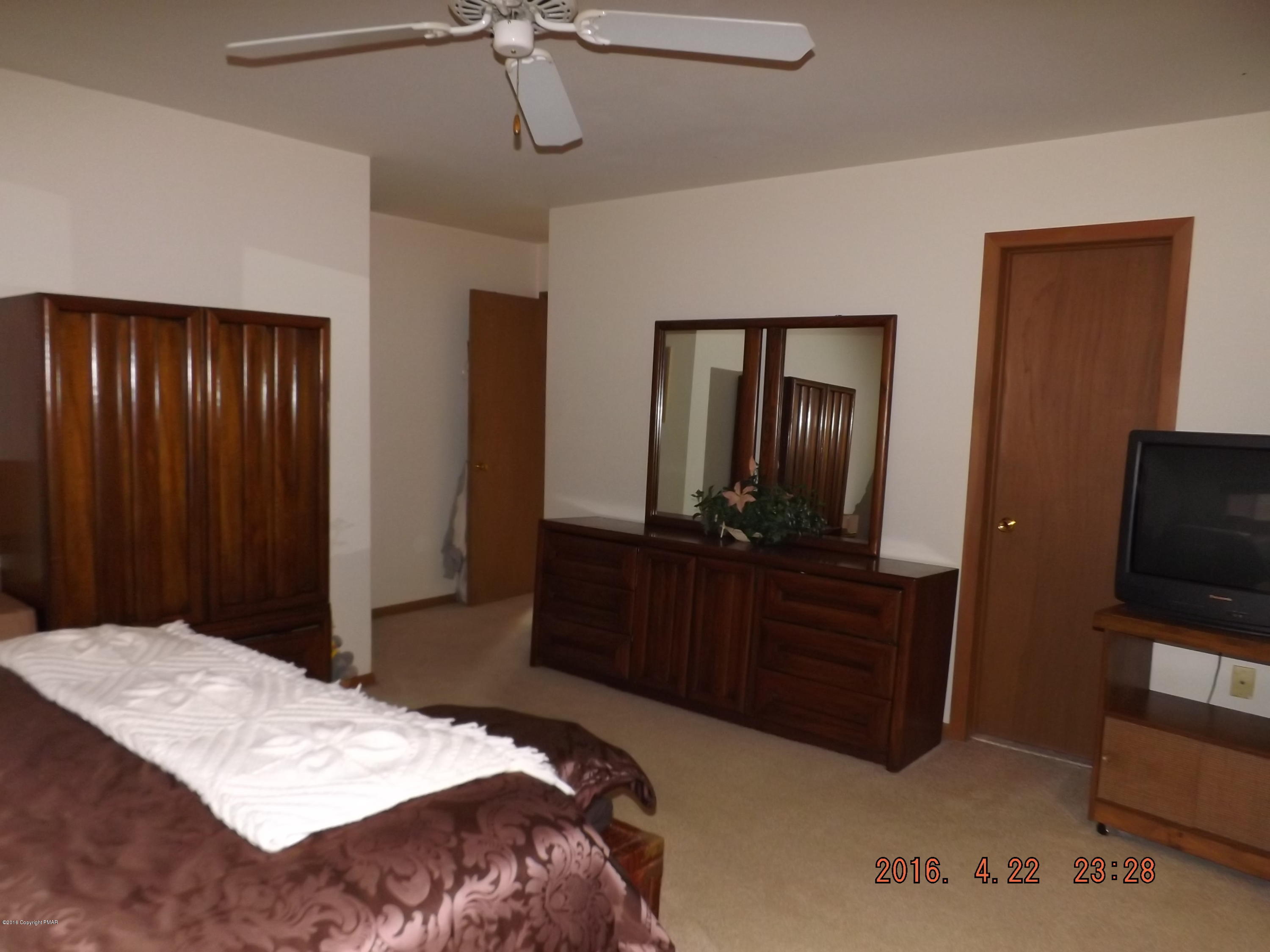 6432 Decker Road Bushkill, PA 18324 - Photo 29 of 50 DSCF6120