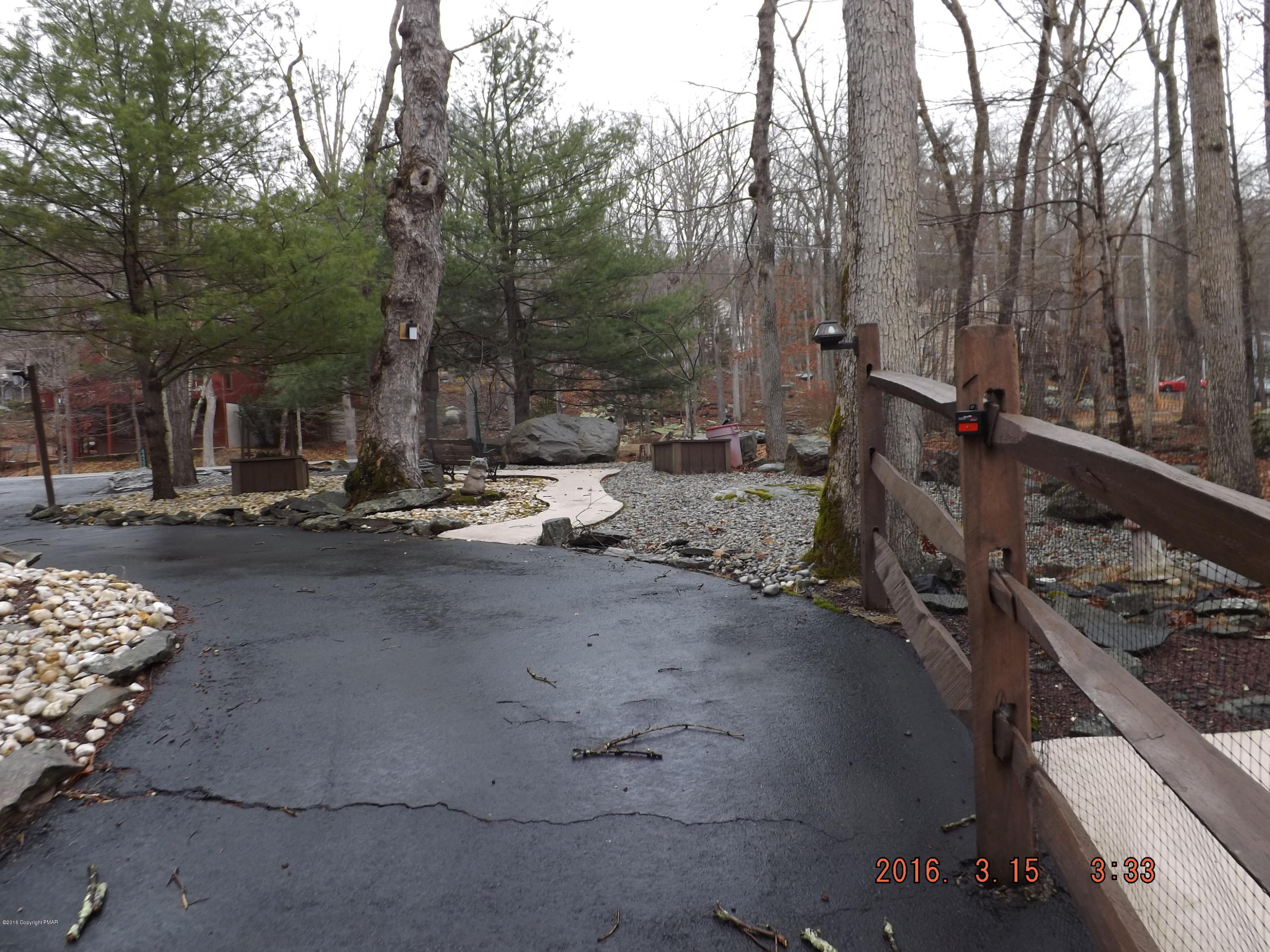 6432 Decker Road Bushkill, PA 18324 - Photo 5 of 50 DSCF5883