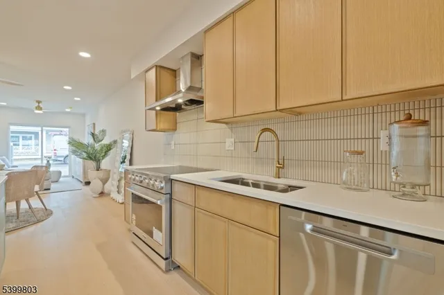 $1,467,400 | 1 Railroad Avenue, Unit B3, Avon-by-the-Sea, NJ 07717