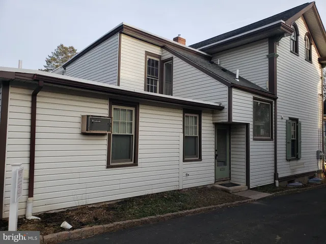 $1,950 | 107 East Oakland Avenue, Unit B, Doylestown, PA 18901
