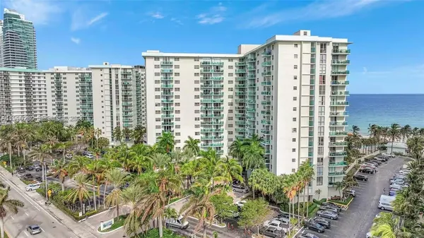 $2,800 | 3801 South Ocean Drive, Unit 12J, Hollywood, FL 33019
