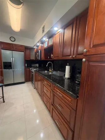 $2,800 | 3801 South Ocean Drive, Unit 12J, Hollywood, FL 33019