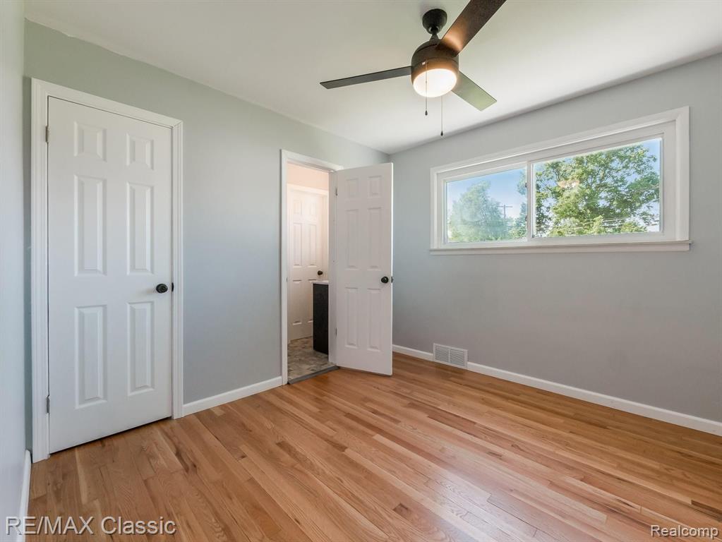 35948 Pinetree Street Livonia, MI 48150 - Photo 14 of 22