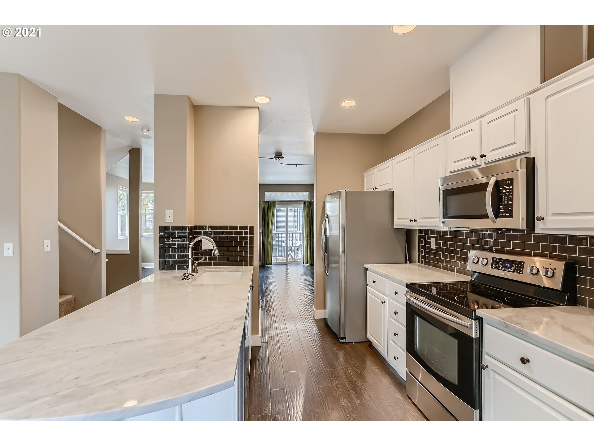 14130 Southwest Barrows Road, Unit 4 Tigard, OR 97223 - Photo 11 of 32 Gallery Image 11