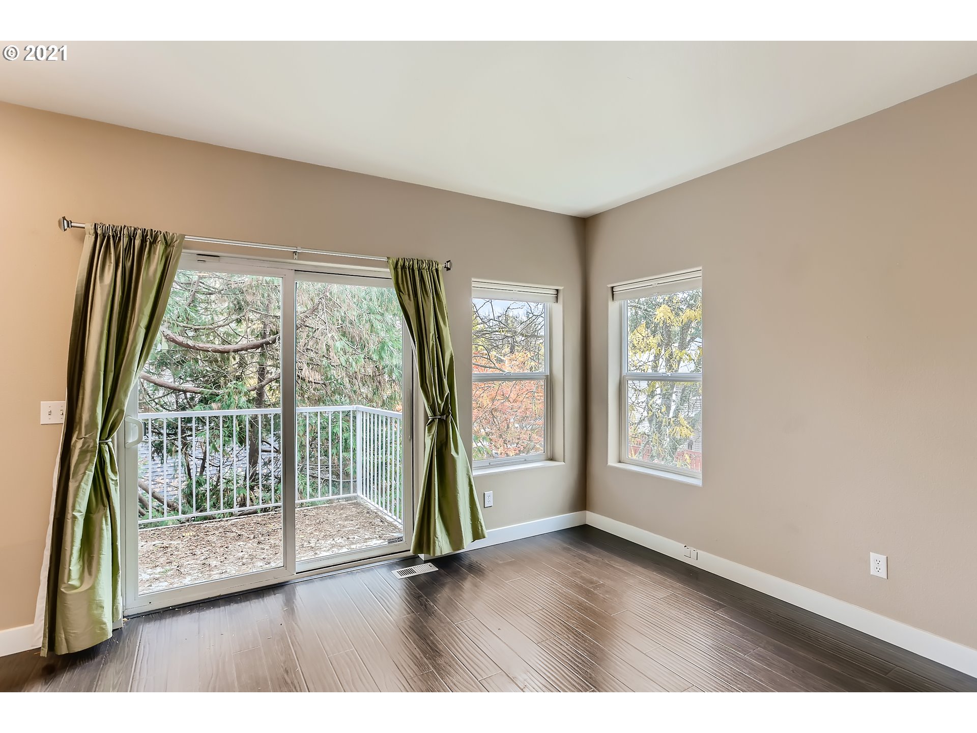 14130 Southwest Barrows Road, Unit 4 Tigard, OR 97223 - Photo 14 of 32 Gallery Image 14