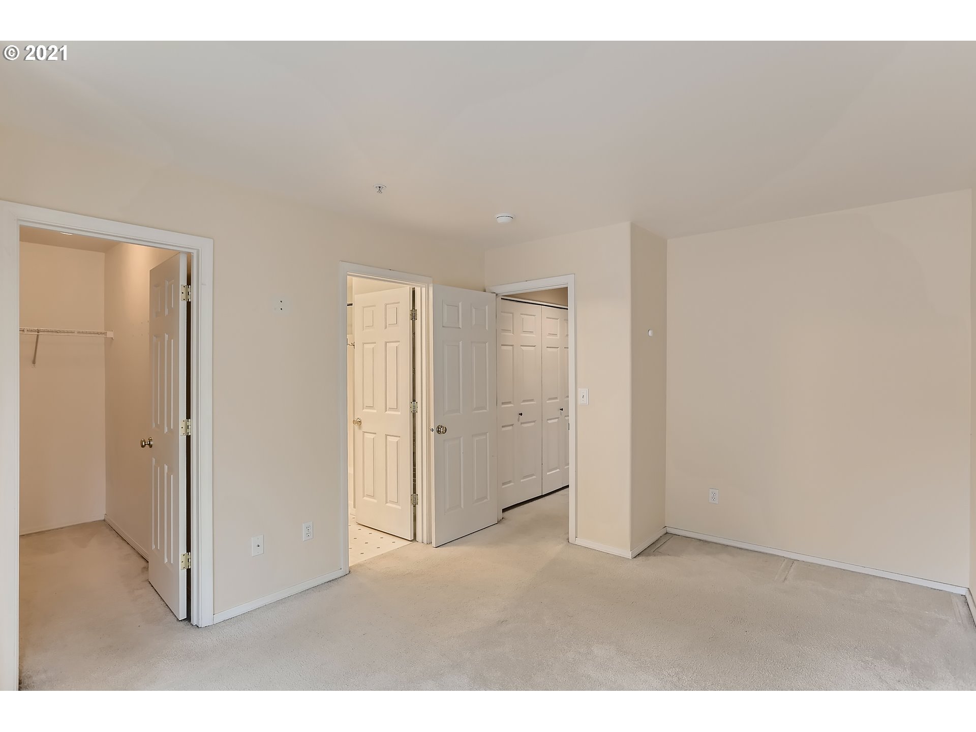 14130 Southwest Barrows Road, Unit 4 Tigard, OR 97223 - Photo 18 of 32 Gallery Image 18